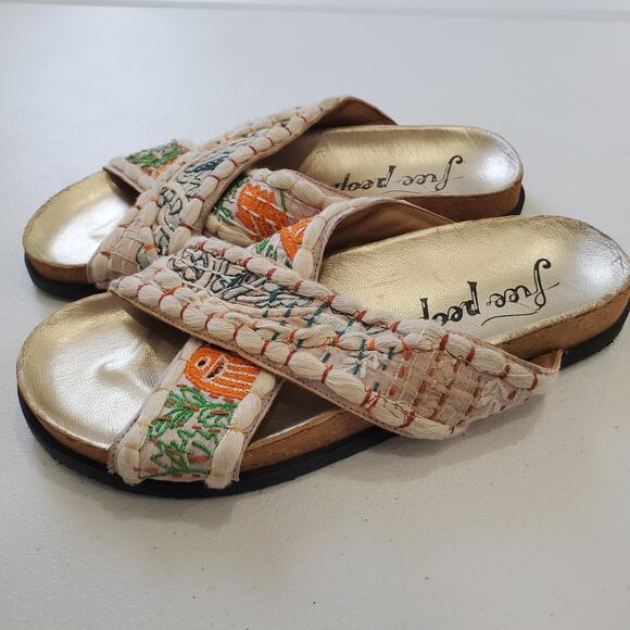Free People Sandals Womens 6.5 37 Beige Embroidered Cross Strap Cork Slides Fish - Picture 5 of 10